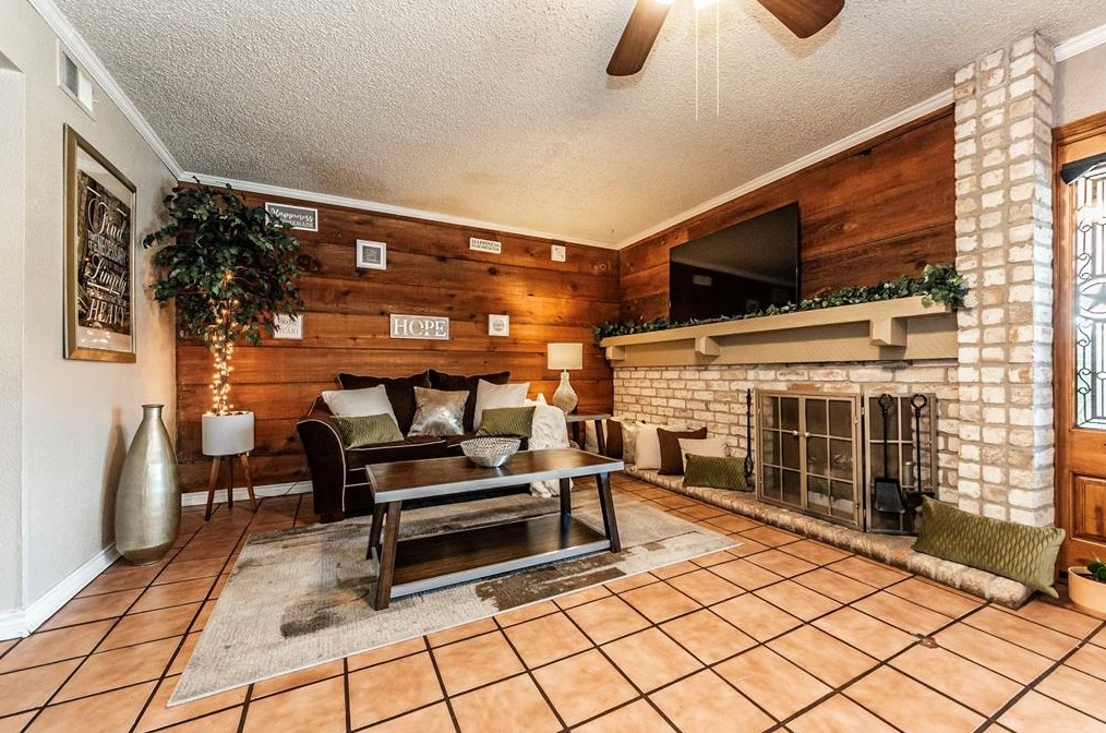 12250 Villa Lea Ln, Houston TX  77071-1216 exterior