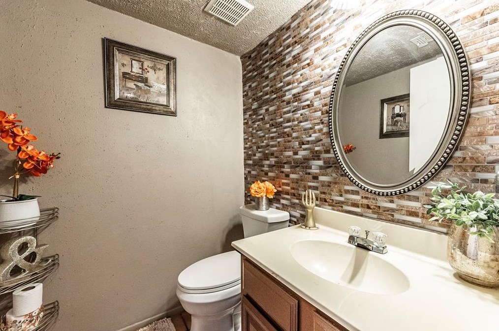 12250 Villa Lea Ln, Houston TX  77071-1216 exterior