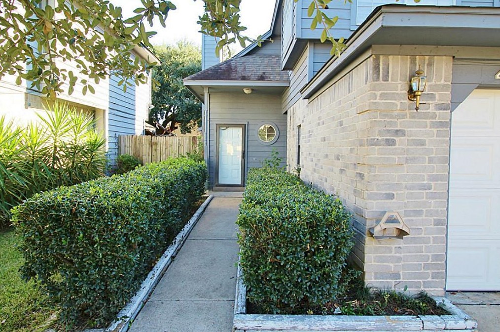 4427 Hidden Trace Ct, Houston TX  77066-4058 exterior