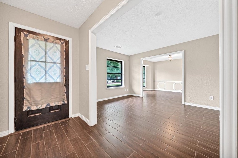 339 Evanston St, Houston TX  77015-2318 exterior