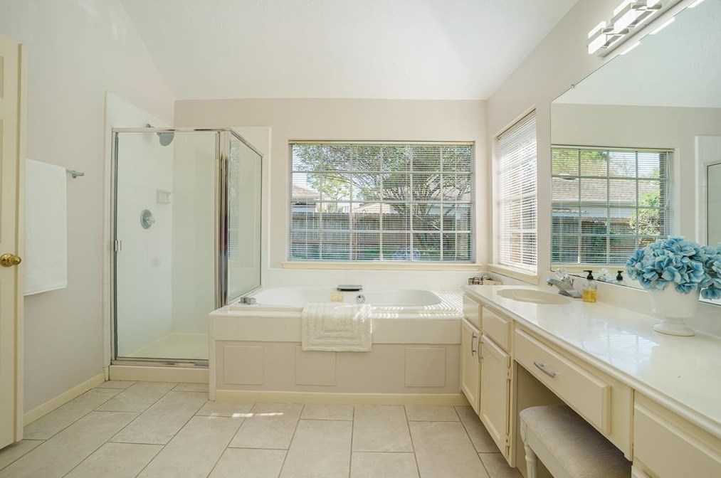 806 Orchard Peak Ct, Houston TX  77062-2167 exterior