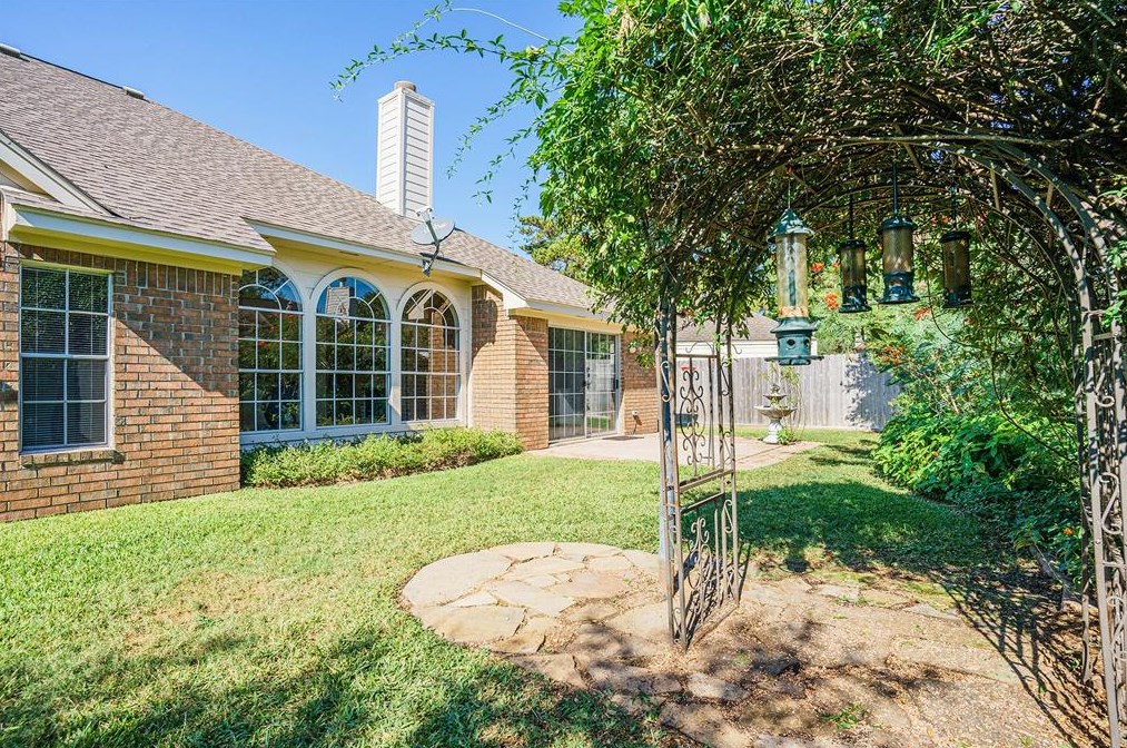 806 Orchard Peak Ct, Houston TX  77062-2167 exterior