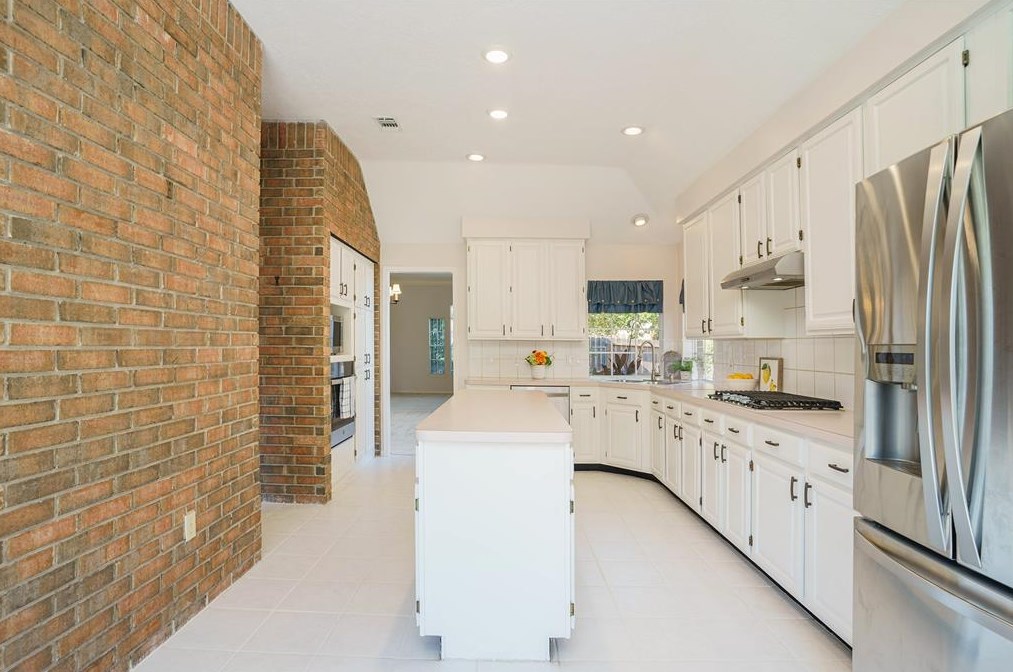 806 Orchard Peak Ct, Houston TX  77062-2167 exterior