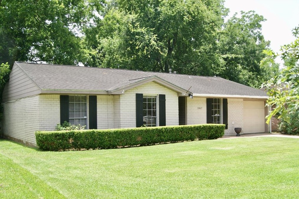 5867 Greencraig Dr, Houston TX  77035-5417 exterior