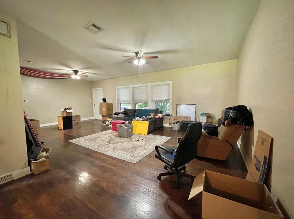 1422 Broad St, Jones Creek TX  77541-5734 exterior