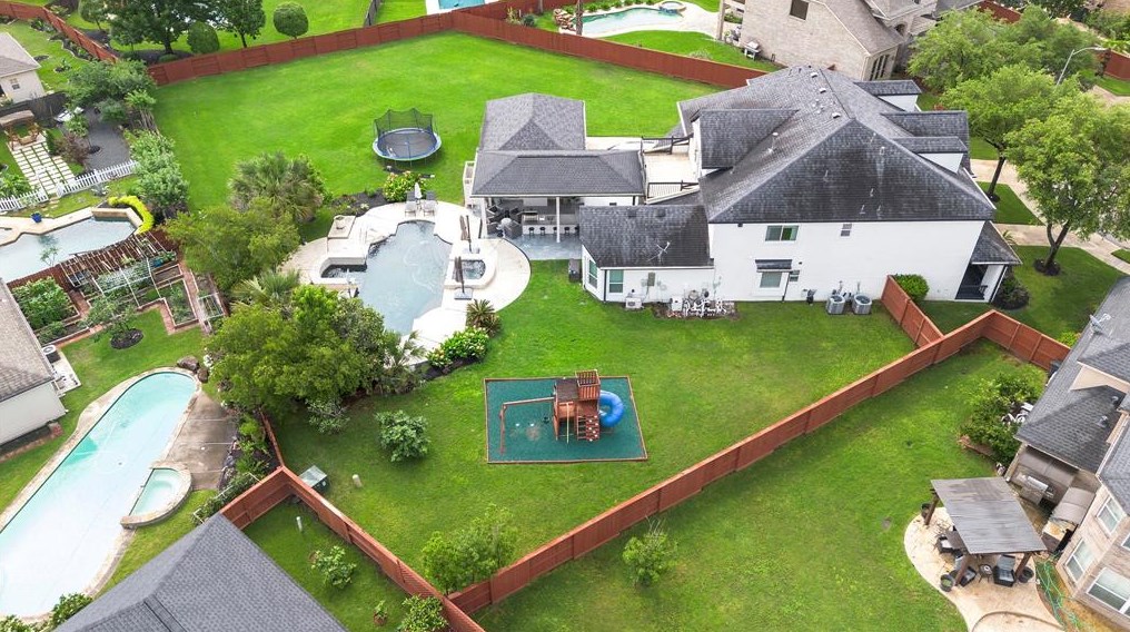 12202 Sienna Rosa, Houston TX 77041-6077 exterior