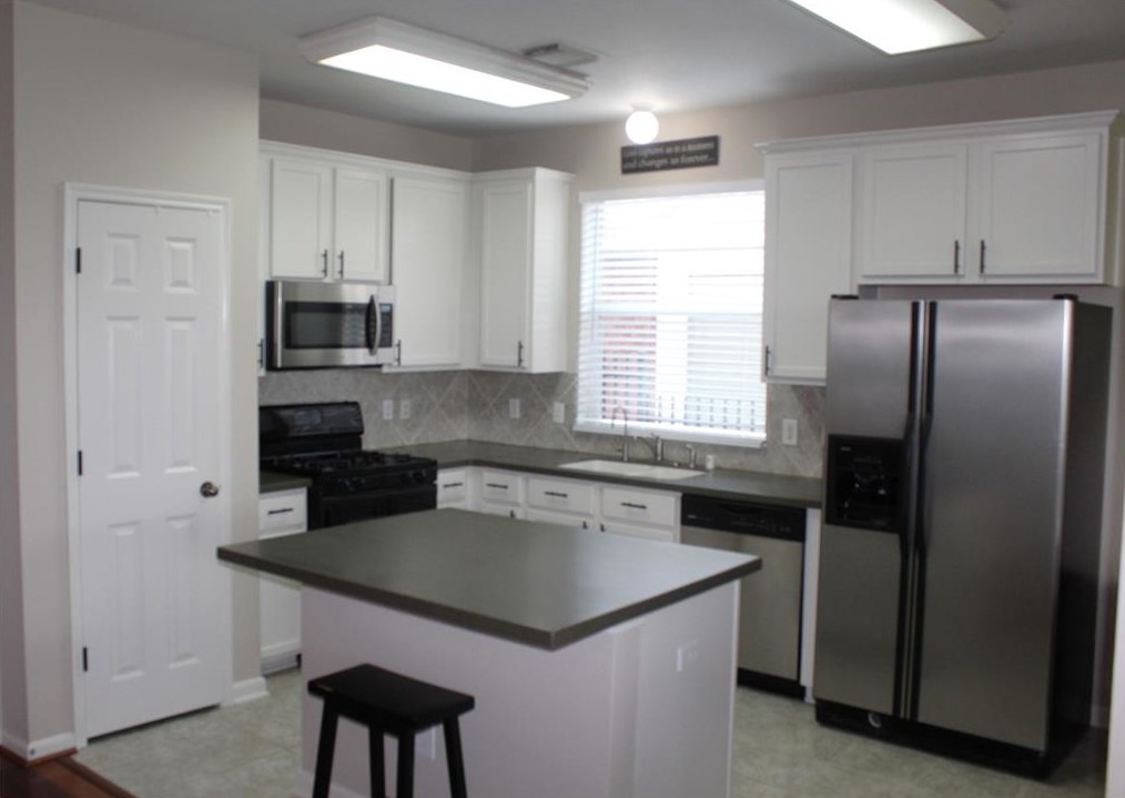 10634 Lyndon Meadows Dr, Houston TX  77095-6666 exterior
