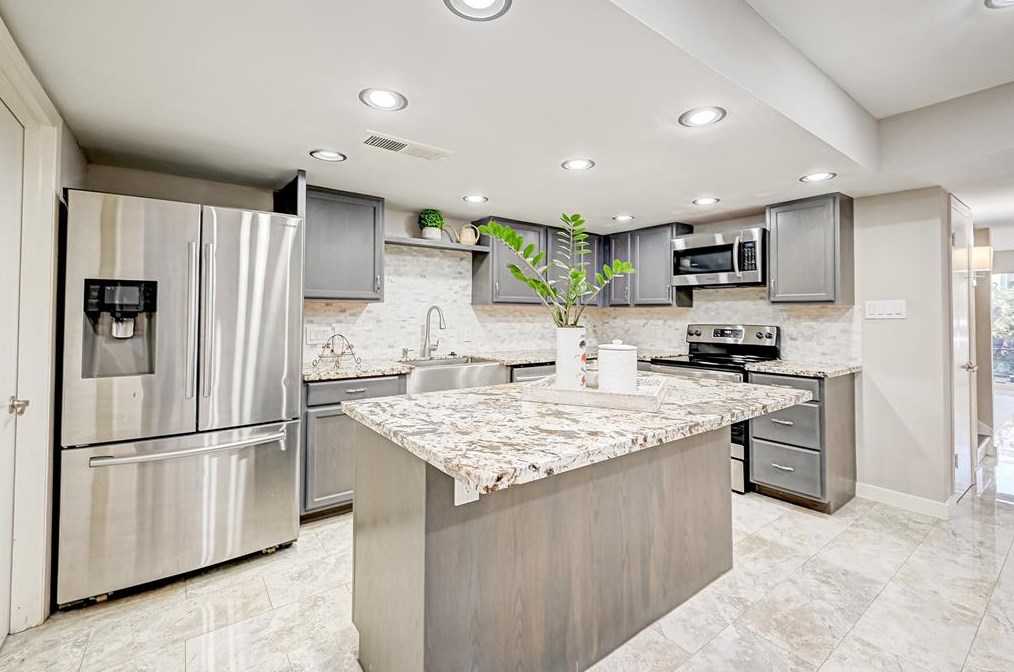 2321 Steel St, Houston TX  77098-5630 exterior