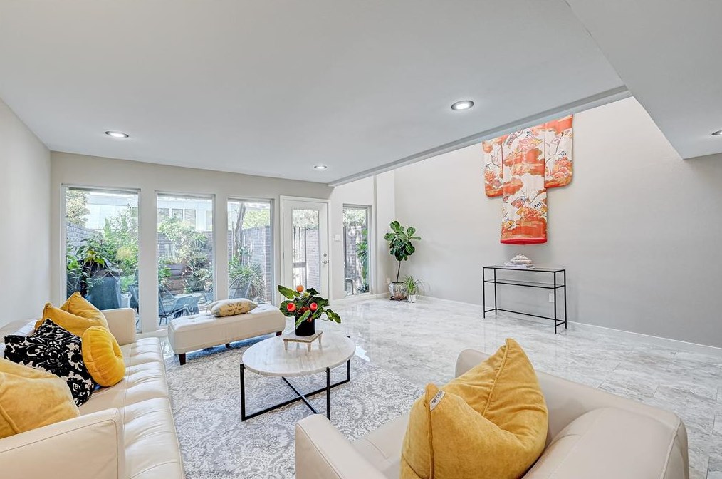 2321 Steel St, Houston TX  77098-5609 exterior