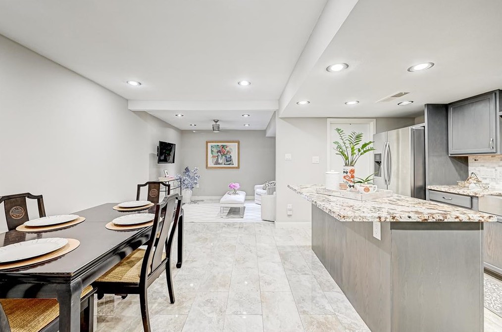 2321 Steel St, Houston TX  77098-5630 exterior