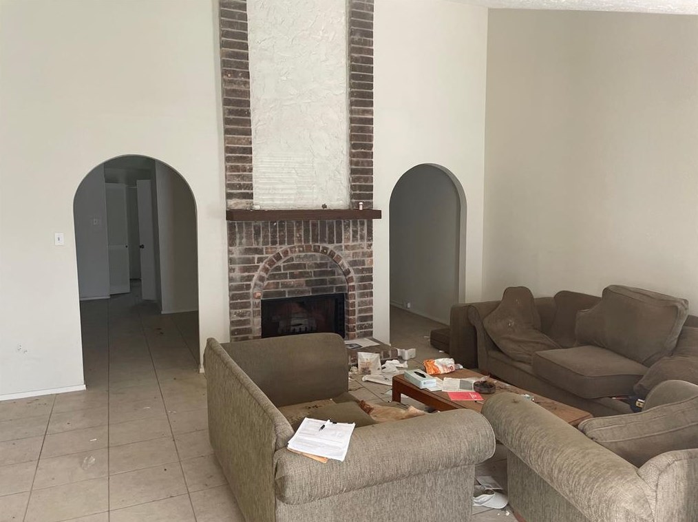 13916 Cravenridge Dr, Houston TX  77083-6302 exterior