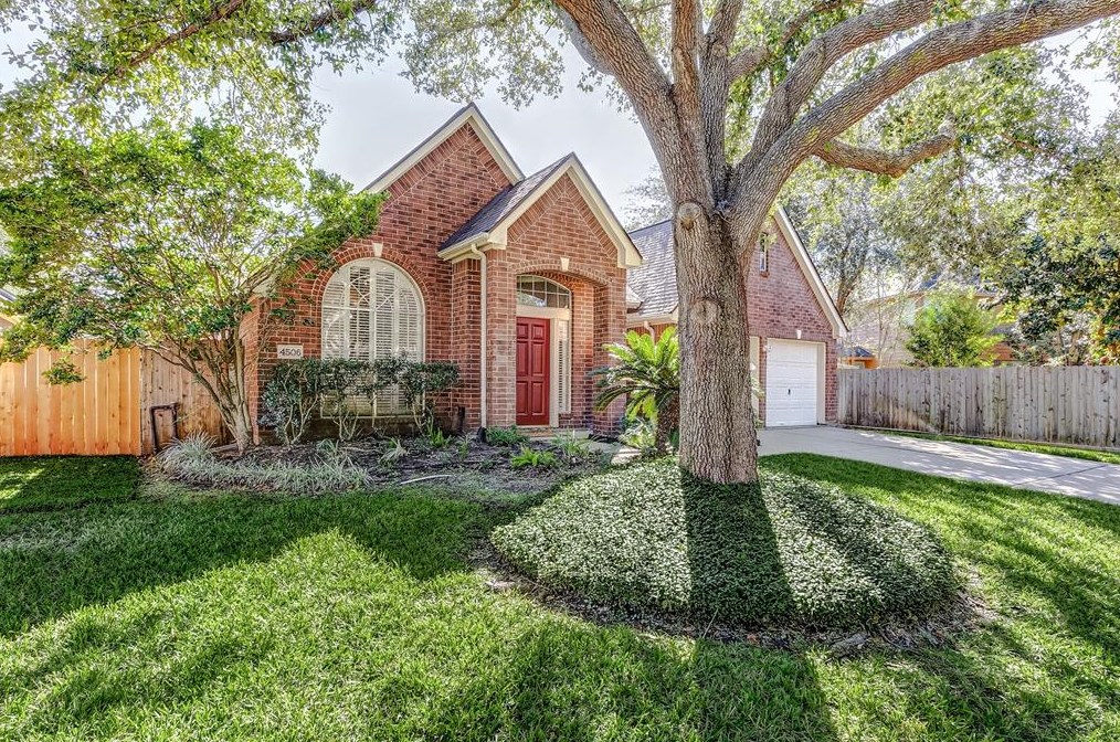 4506 Silverlake Dr, Sugar Land TX  77479-5249 exterior