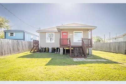 725 10th Street, Dickinson, TX 77539 - Photo 1