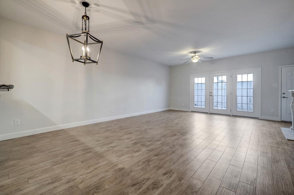 252 Wilcrest Dr, Houston TX  77042-1006 exterior