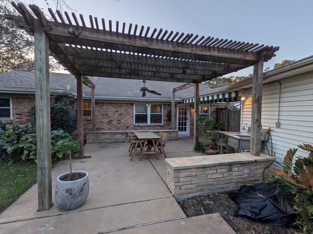 9003 Dunlap St, Houston TX  77074-7623 exterior