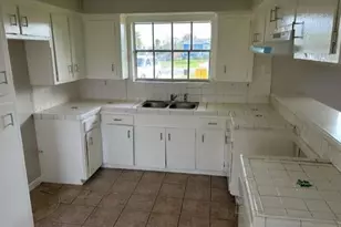 306 Tennyson St, San Leon, TX 77539 - Photo 5