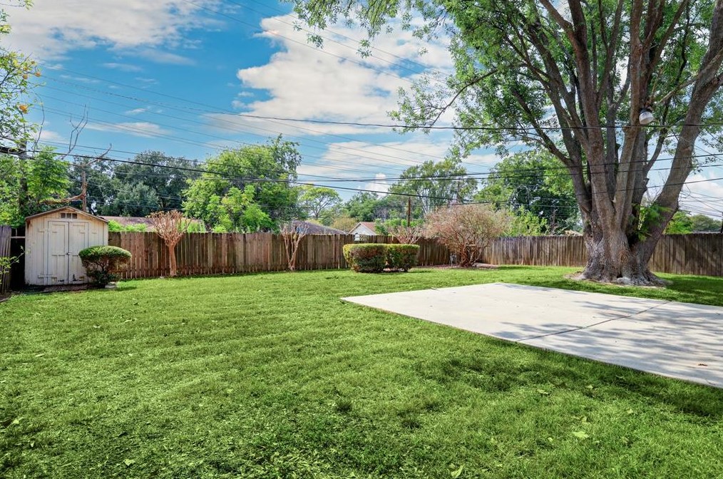 7330 Tours St, Houston TX  77036-6418 exterior