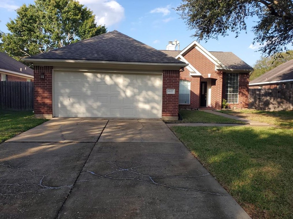 4615 Silverlake Dr, Sugar Land TX  77479-5255 exterior