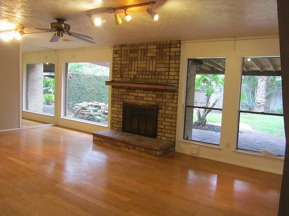 2827 Mesquite Dr, Sugar Land TX  77479-1620 exterior