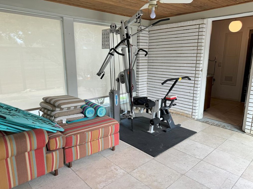 5747 Jackwood, Houston TX  77074-7737 exterior