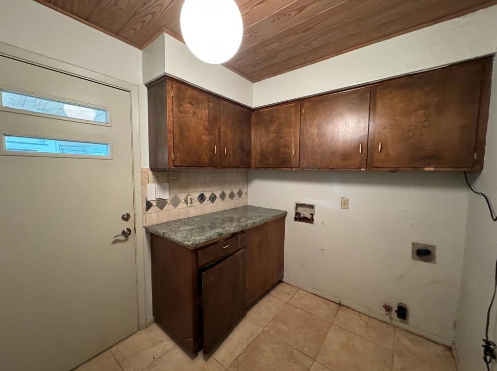 5747 Jackwood, Houston TX  77074-7737 exterior