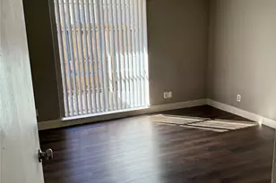 10211 Sugar Branch Dr, Houston, TX 77036 - Photo 11