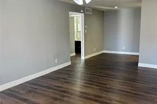 10211 Sugar Branch Dr, Houston, TX 77036 - Photo 13