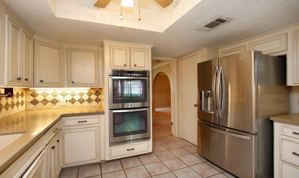 3815 Stillview Dr, Houston TX  77068-2917 exterior