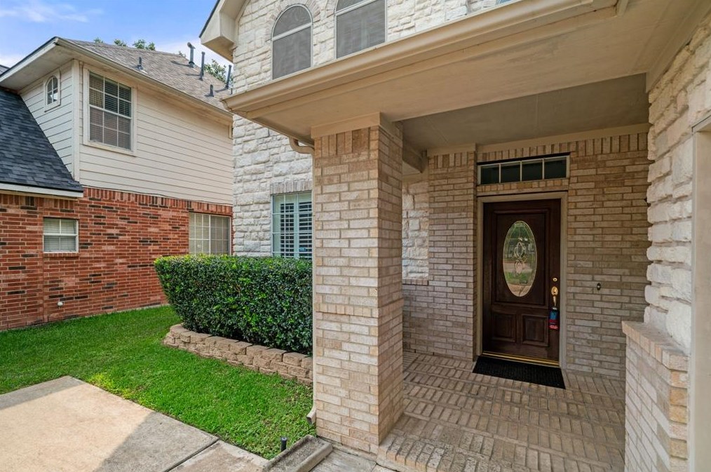 1778 Lakeside Enclave Dr, Houston TX  77077-1688 exterior