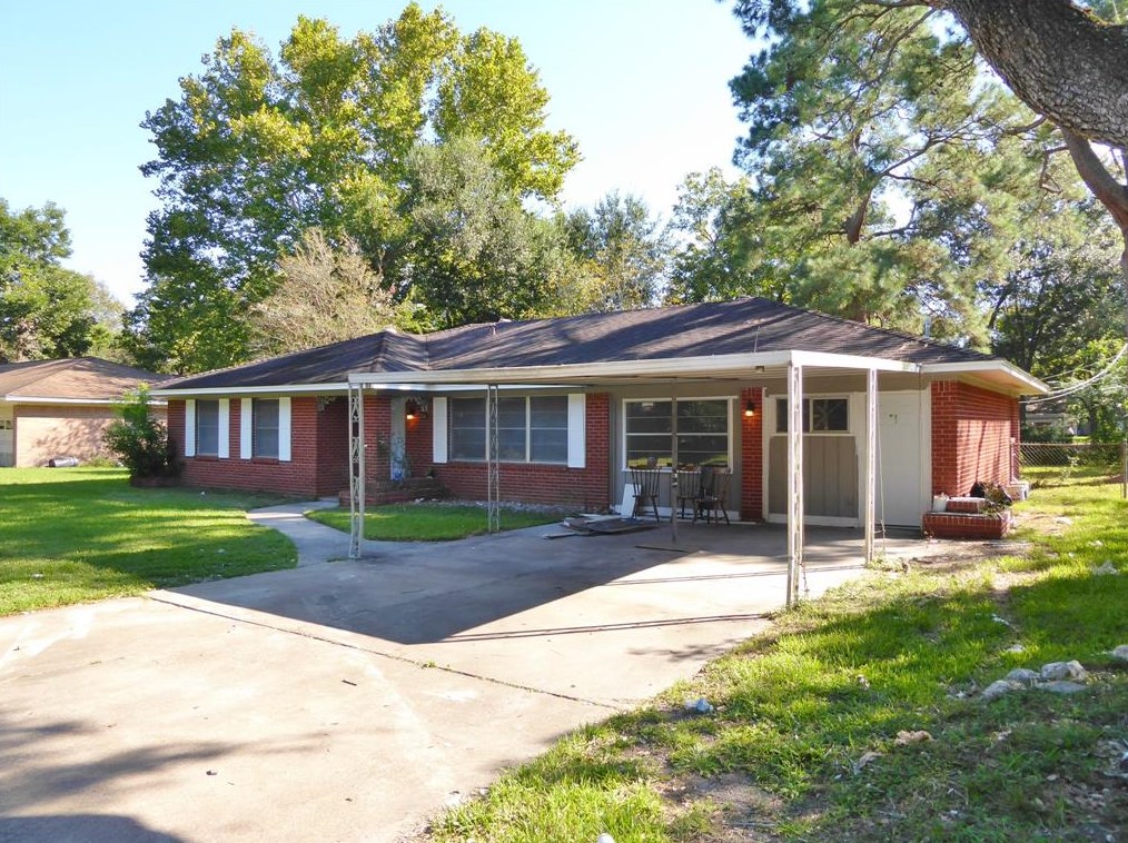 1505 Olive St, Baytown TX  77520-5731 exterior