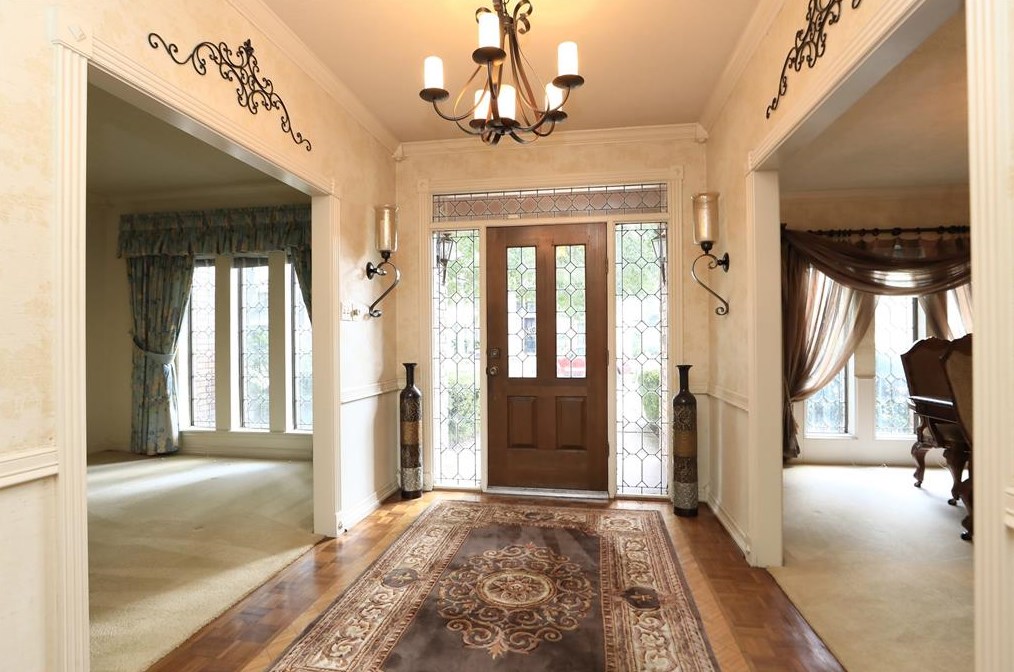6730 Mossridge Dr, Houston TX  77069-2456 exterior