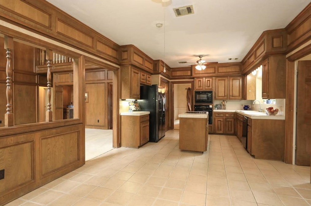 6730 Mossridge Dr, Houston TX  77069-2456 exterior