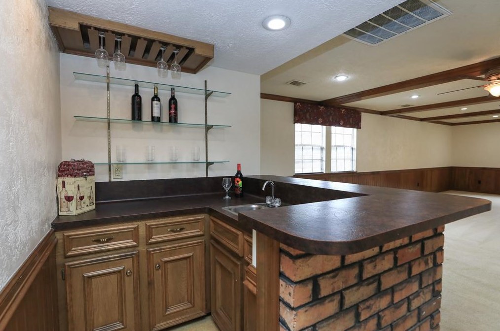 6730 Mossridge Dr, Houston TX  77069-2456 exterior