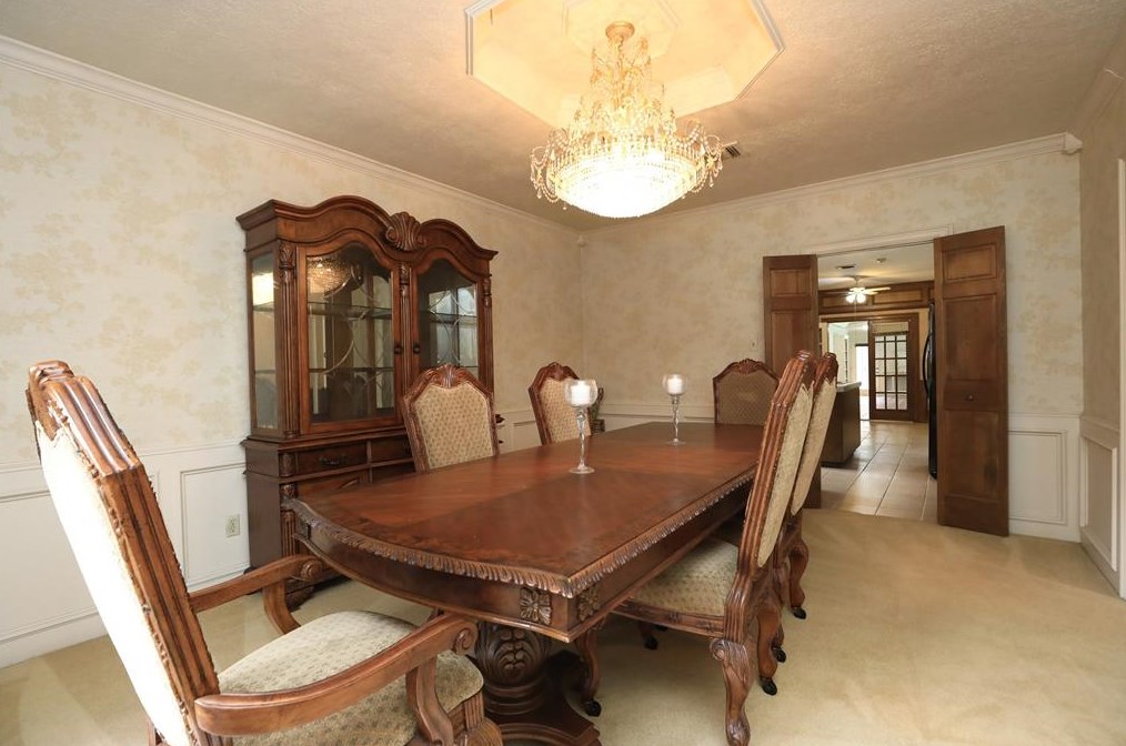 6730 Mossridge Dr, Houston TX  77069-2456 exterior
