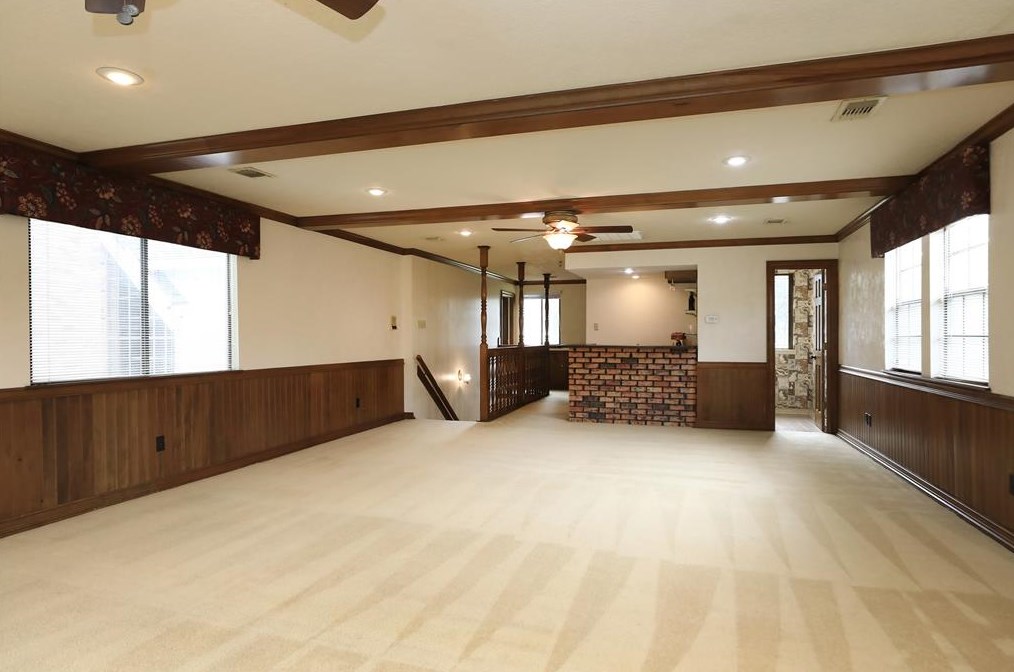 6730 Mossridge Dr, Houston TX  77069-2456 exterior