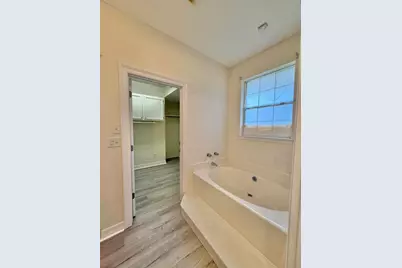 302 Buckingham Drive, Port Neches, TX 77651 - Photo 23