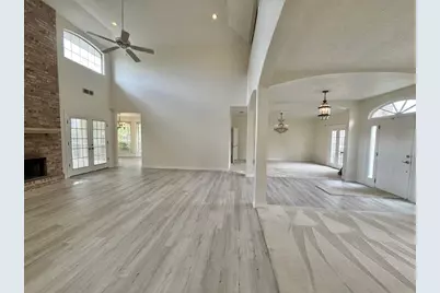 302 Buckingham Drive, Port Neches, TX 77651 - Photo 11