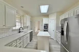 302 Buckingham Dr, Port Neches, TX 77651 - Photo 15