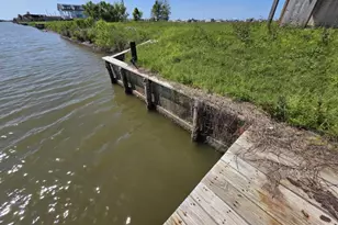 900 Mariner St, Sargent, TX 77414 - Photo 13