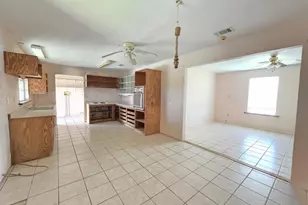 900 Mariner St, Sargent, TX 77414 - Photo 3