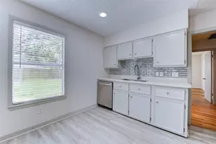 4018 Woodshire St, Houston, TX 77025 - Photo 11