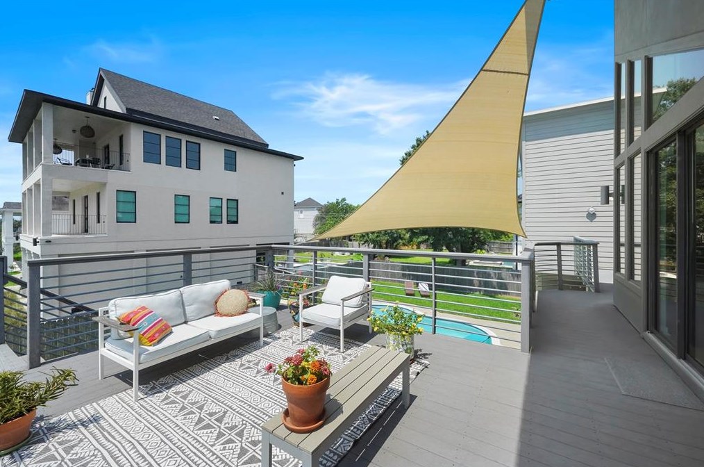 18734 Prince William Ln, Houston TX  77058-4227 exterior