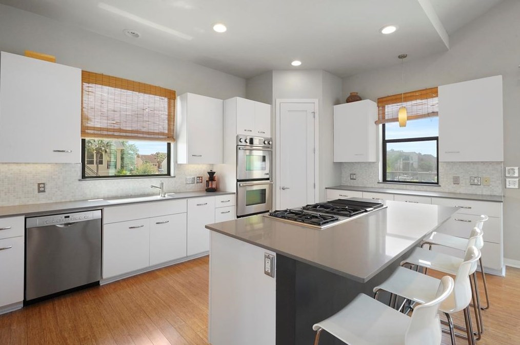 18734 Prince William Ln, Houston TX  77058-4227 exterior