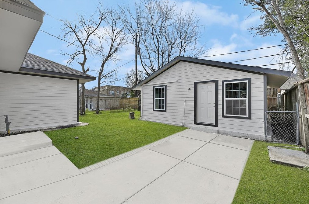 224 Everton St, Houston TX  77003-2504 exterior