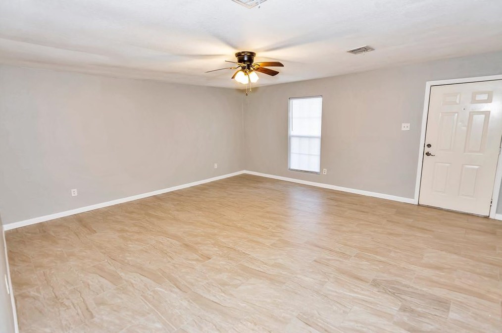 1226 Northview Dr, Angleton TX  77515-3728 exterior