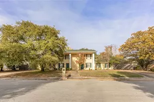 1805 Briar Oaks Dr, Bryan, TX 77802 - Photo 1