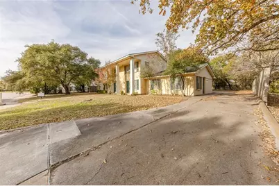 1805 Briar Oaks Drive, Bryan, TX 77802 - Photo 3