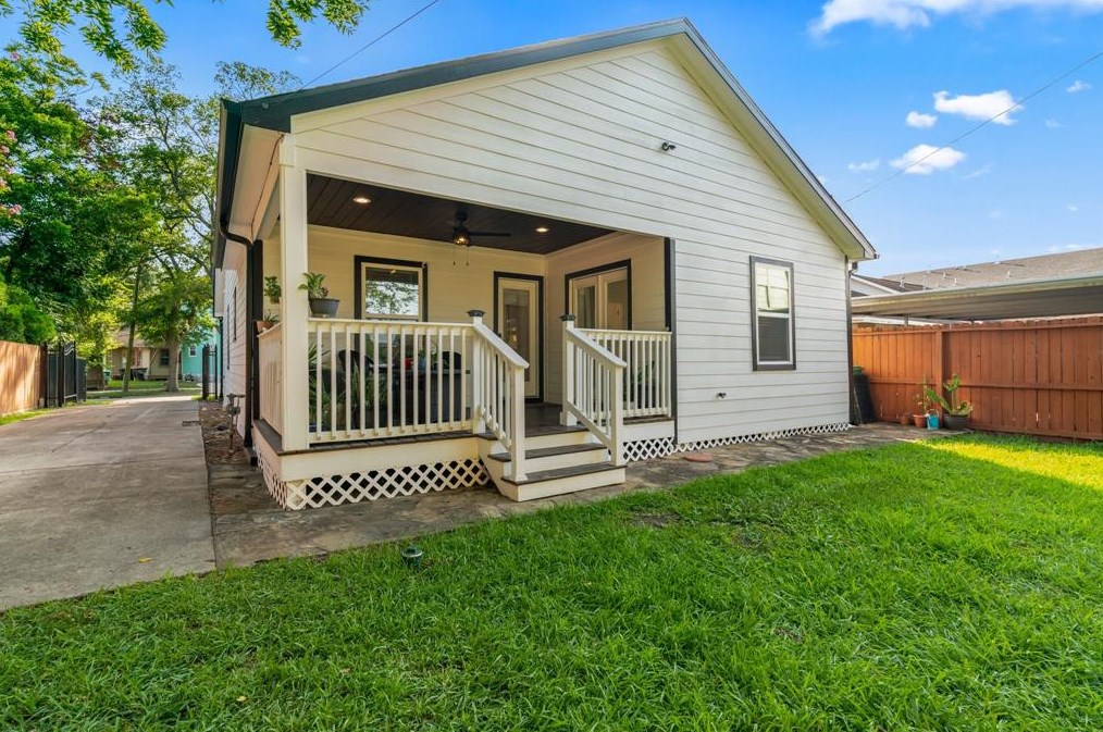 1553 Elliott St, Houston TX  77023-3673 exterior