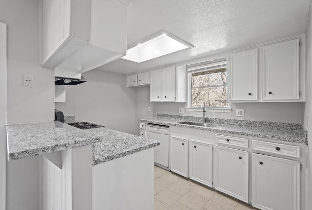 8714 Charney Ln, Houston TX  77088-3306 exterior