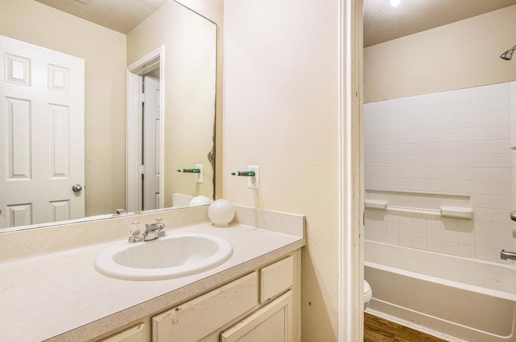 19419 Dry Cyn Ct, Katy TX  77449-6822 exterior